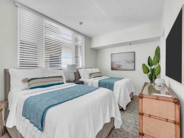 Beachfront Longboat Key Vacation Condo with Tennis Courts